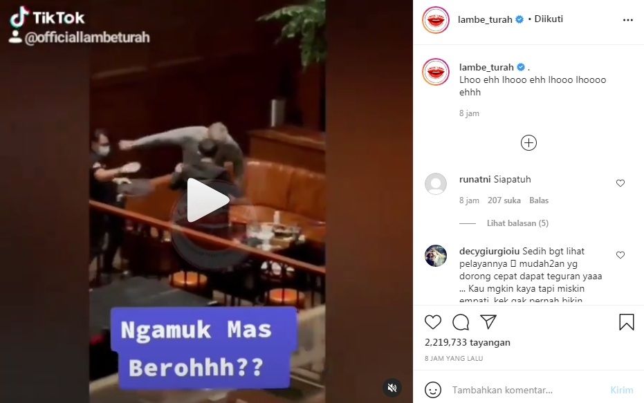 Cowok diduga Robby Purba dorong pelayan [Instagram/@lambe_turah[