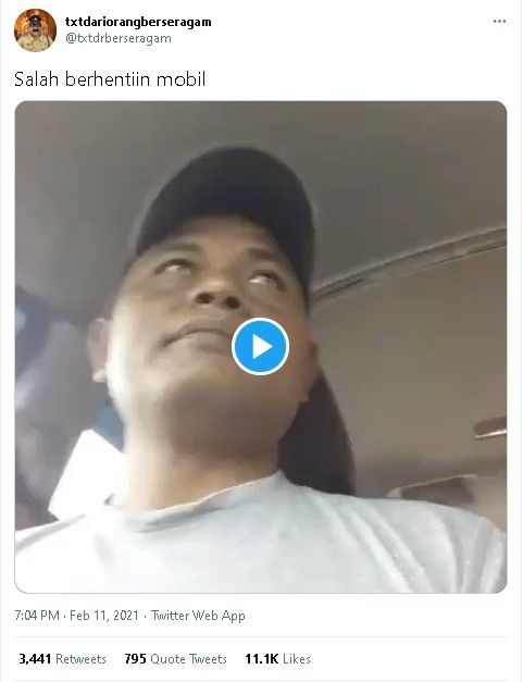 Video anggota Polantas memberhentikan mobil yang ditumpangi anggota PM - (Twitter/@txtdrberseragam)