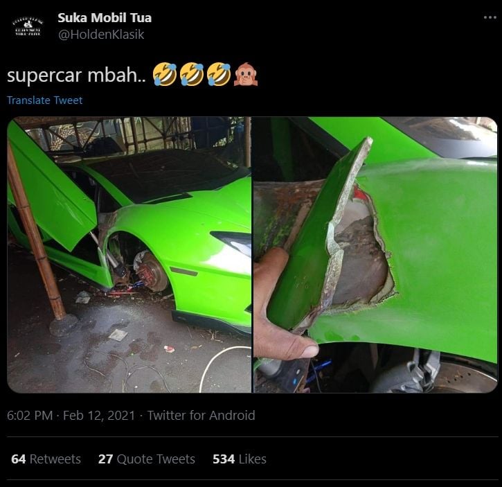 Viral mobil sport berdempul tebal. (Twitter)