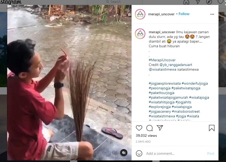 Hentikan hujan pakai sapu lidi dan bumbu dapur (Instagram/merapi_uncover)