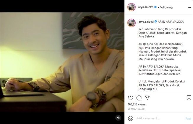 Arya Saloka Rilis Bisnis Fesyen, Warganet Malah Salfok Bahas Wajah Tampan. (Instagram/@arya.saloka)