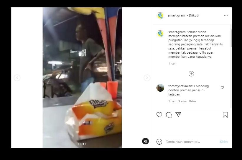 Viral video pria diduga preman ancam dan minta jatah uang ke penjual sate (Instagram/smart.gram).