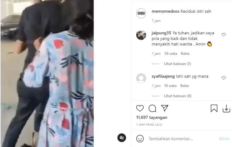 Viral video istri sah bertengkar dengan selingkuhan suami. (Instagram/memomedsos)