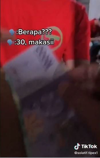 Viral nasi uduk seharga Rp 30 ribu. (Tiktok/@solatif.tipex1)