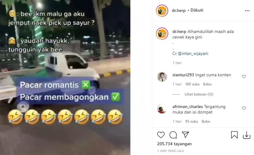 Viral cowok jemput cewek di mal pakai mobil pick up. (Instagram/@dr.herp)