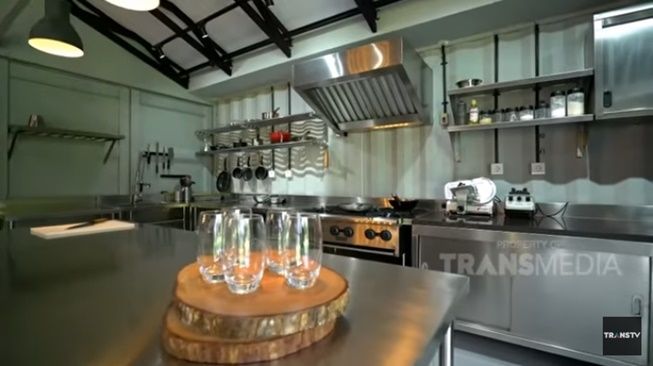 Potret rumah mungil Chef Renatta. (YouTube/Trans TV Official)