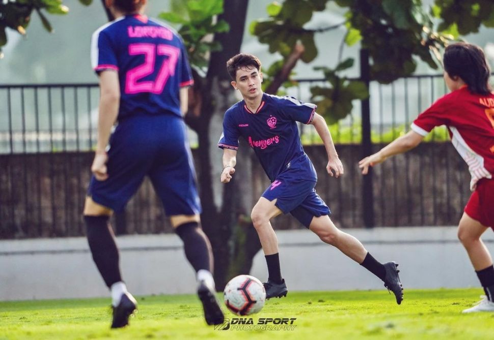 Rico Valentino hobi bermain sepakbola. [Instagram]