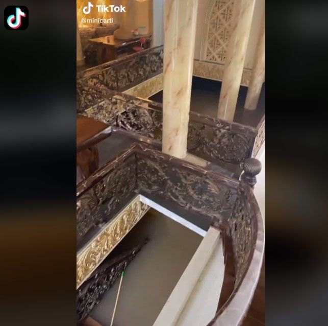 Rumah sultan kebanjiran (tiktok)