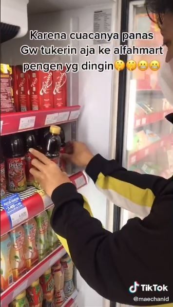 Menukar minuman bingkisan pernikahan ke mini market (TikTok @maechanid)