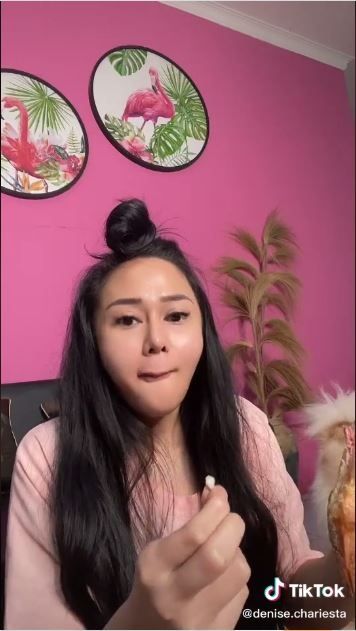 Pamer roti Rp200 ribu, gigi Denise Chariesta malah copot (TikTok @danise.chariesta)