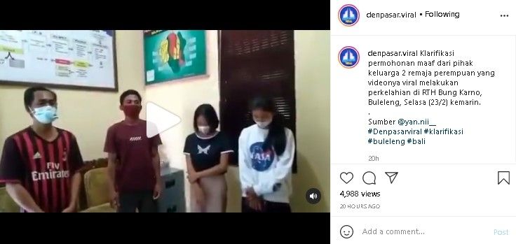 Dua gadis adu jotos di RTH Bung Karno, Singaraja, Bali. (Instagram/@denpasar.viral)