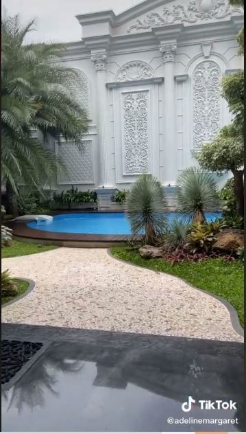 Rumah mewah bak hotel (TikTok @adelinemargaret)