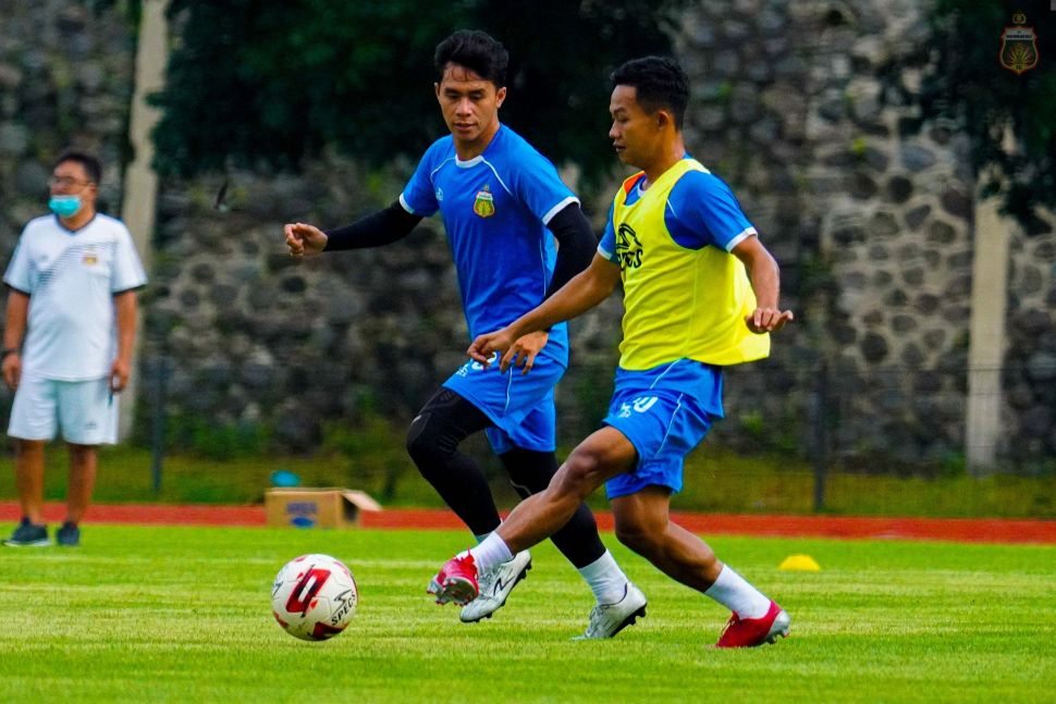 Latihan perdana skuat Bhayangkara Solo FC jelang bergulirnya Piala Menpora 2021 (dok. Bhayangkara Solo FC).