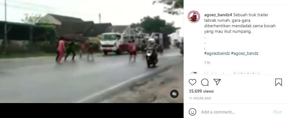 Sekumpulan pemuda menghadang truk untuk menumpang, sopir malah tabrak rumah warga. (Instagram/@agoez_bandz4)