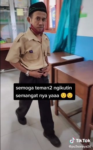 Semangat belajar seorang siswa berusia 30 tahun. (Tiktok/@pu3soraya26)