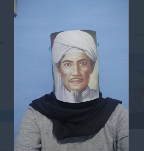 Viral Tugas Berfoto Pakai Topeng, Malah Kayak Cosplay (twitter.com/fuckidkrow)