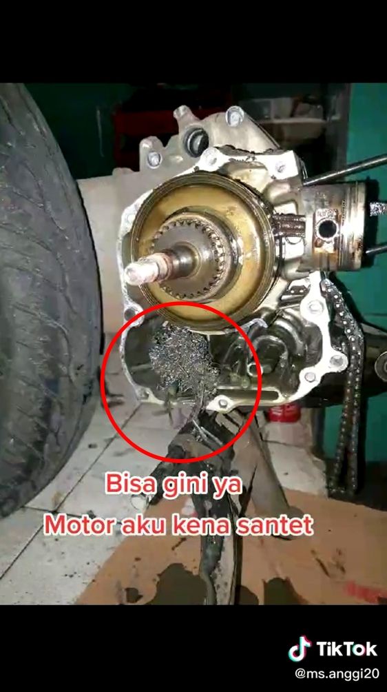 Motor rusak bak kena santet. (TikTok/@ms.anggi20)