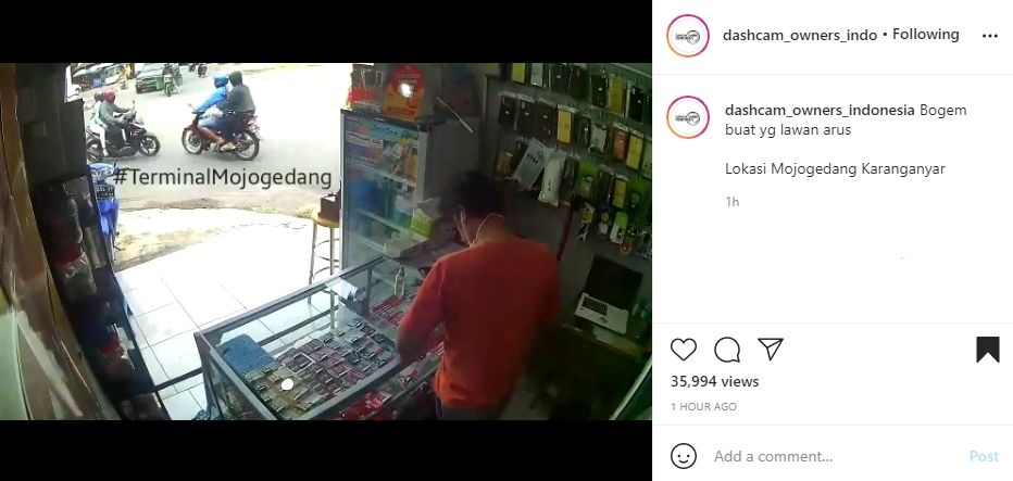 Viral tabrakan pemotor berakhir baku hantam. (Instagram)