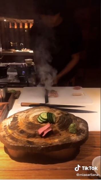 Restoran Jepang dengan menu jutaan (TikTok @miaearliana)