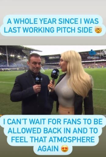 Presenter seksi Leeds United, Emma Jones, curhat rindu suporter hadir di stadion. (Instagram/eljonesuk)
