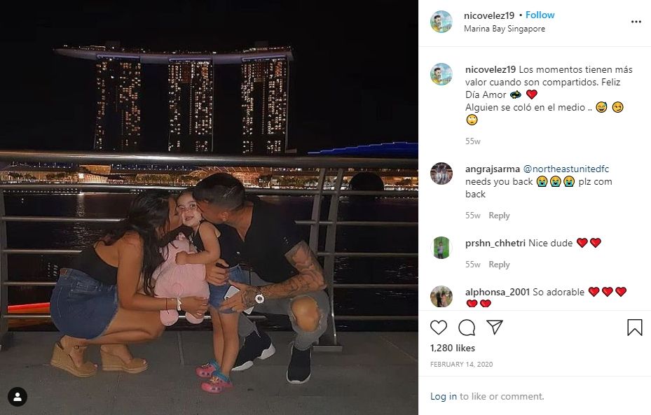 Nico Velez bersama anak dan istrinya. (Instagram/nicovelez19)