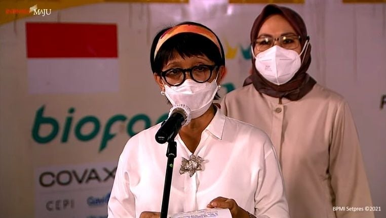 Menlu Retno LP Marsudi dalam siaran pers Indonesia kedatangan vaksin AstraZeneca jalur COVAX perdana, Senin (08/03/2021).