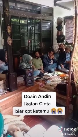 Keluarga gelar doa bersama untuk Ikatan Cinta. (Tiktok/@dkaniaaa_)