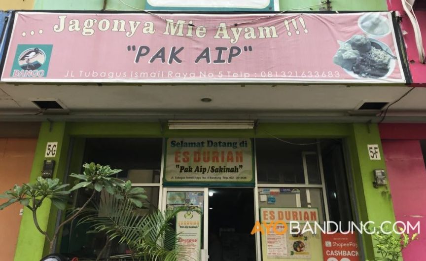 Kedai Es Durian Pak Aip di Jalan Tubagus Ismail No.5, Dago Atas, Bandung. [Ayobandung.com/Maswanajih]