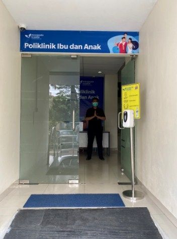 Pintu masuk langsung menuju Poli Ibu & Anak. (Dok : Mayapada Hospital Tangerang)