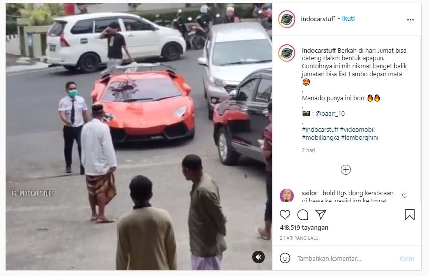 Viral salat di masjid naik mobil Lamborghini (Instagram).