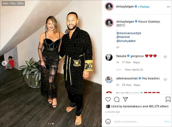 John Legend dan sang istri, Chrissy Teigen, rayakan Grammy Awards 2021. (Instagram/@chrissyteigen)