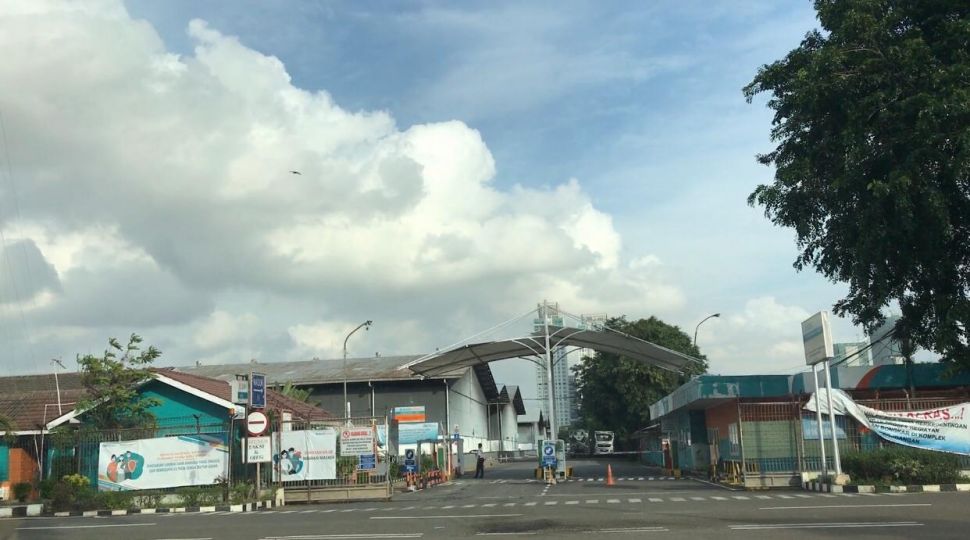 Tumpukan Alat Tes Covid-19 yang Terbengkalai di Gudang