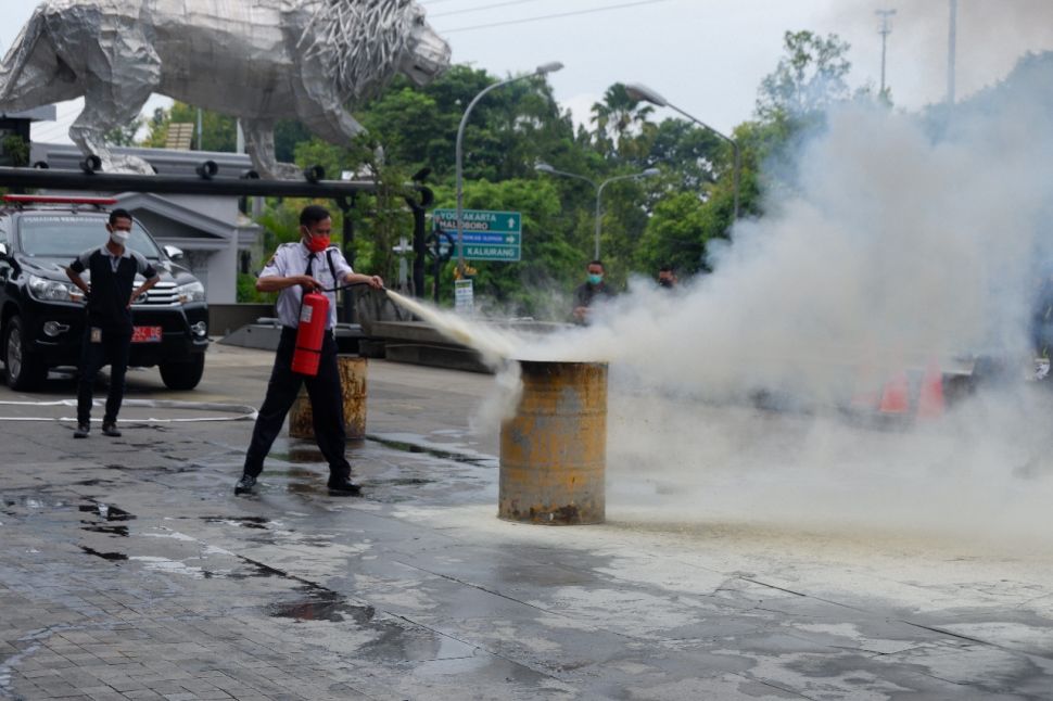 Simulasi dan pelatihan pemadaman kebakaran di Sleman City Hal (Istimewa/Sleman City Hall)