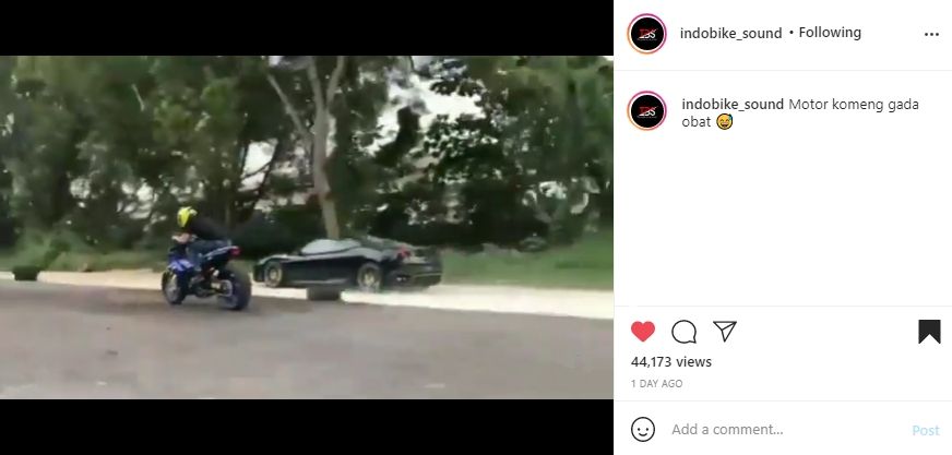 Adu gesit MX King vs Ferrari. (Instagram)