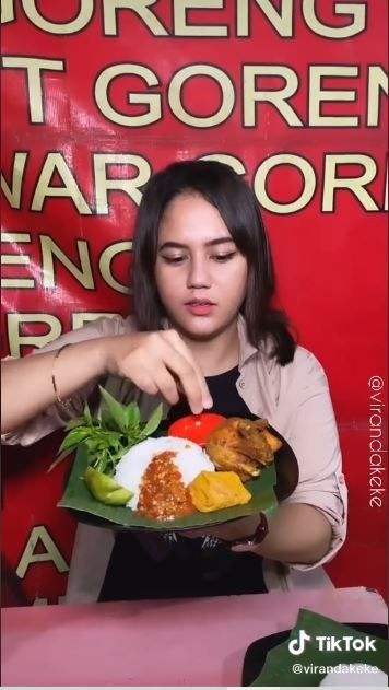 Pedas Gila Warung Makan Pinggir Jalan Habiskan 15 Kilogram Cabai Sehari