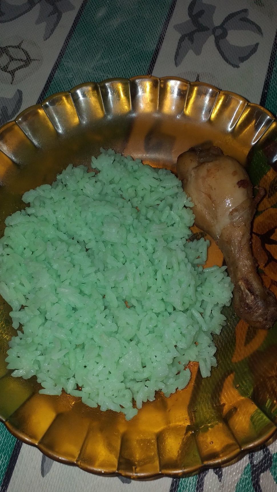 Masak Nasi Pakai Agar Hijau. (Twitter/@txtdrkuliner)