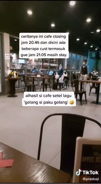 Lagu Gelang Sipaku Gelang diputar karena pengunjung kafe tak kunjung pulang (TikTok @prasbaji)