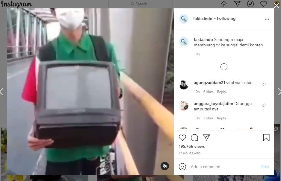 Buang TV ke sungai (IG/fakta.indo)