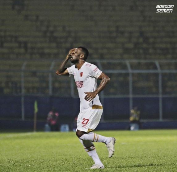 Selebrasi penyerang PSM Makassar, Patrich Wanggai, usai membobol gawang Persija Jakarta. (Instagram/psm_makassar)