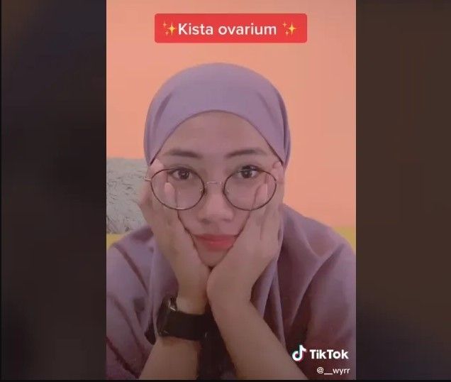 Wyrna, seorang perempuan kena penyakit kista ovarium setelah sering makan cilok, seblak sampai minum boba.