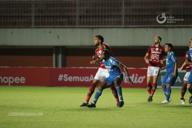 Persib Bandung melawan Bali United pada laga Grup D Piala Menpora 2021 di Stadion Maguwoharjo, Sleman, Daerah Istimewa Yogyakarta, Rabu malam. (Dok. Liga Indonesia Baru)