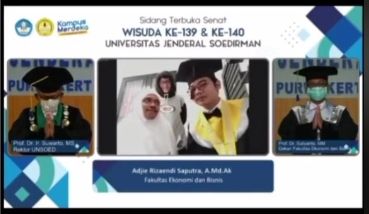 Tangkapan layar peserta Wisuda Unsoed bawa temennya menjadi ibu pendamping. [TikTok/@crewmatt]