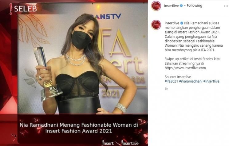 Gaya berpakaian Nia Ramadhani dicibir habis netizen. (insertlive)