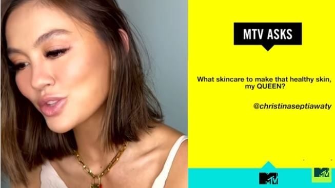 Agnez Mo ditanya soal skincare yang biasa dipakai. (YouTube/MTV ASIA)