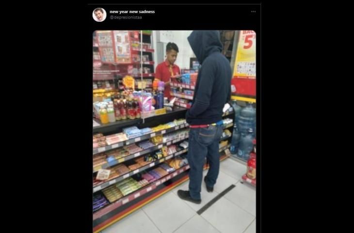 Beredar Foto Pria Belanja Di Minimarket Publik Temukan Kejanggalan Ini