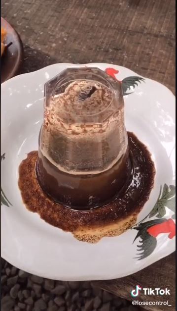 Kopi walik (TikTok @losecontrol_)