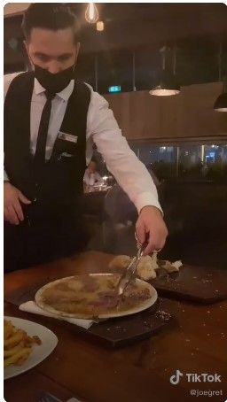 Viral! Restoran ini Tawarkan Steak Berlapis Emas Seharga Rp 7,2 Juta. (Dok: joegret)