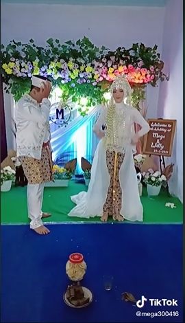 Pengantin wanita asyik joget Tiktok (Tiktok/@mega300416)