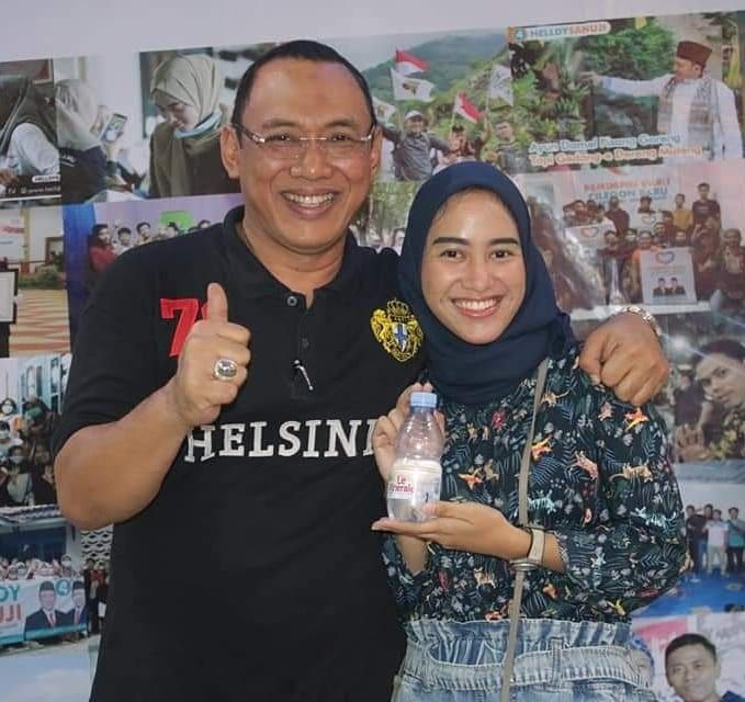 Salah satu momen kebersamaan Wali Kota Cilegon Helldy Agustian dengan putri tersayangnya. [Foto: Instagram helldy.agustian/capture]