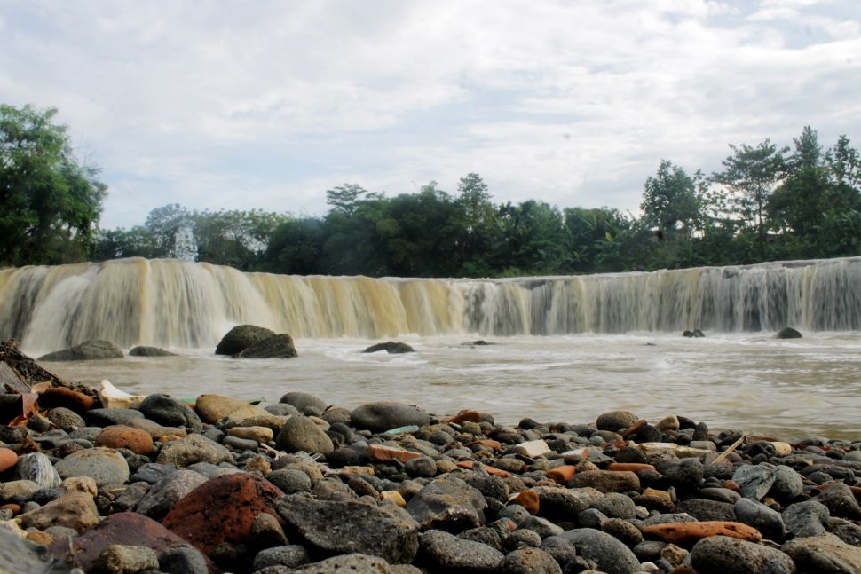 Suasana Curug Parigi di Kampung Parigi, Bantargebang, Kota Bekasi, Jumat (02/04/21).  [Suara.com/Dian Latifah] 